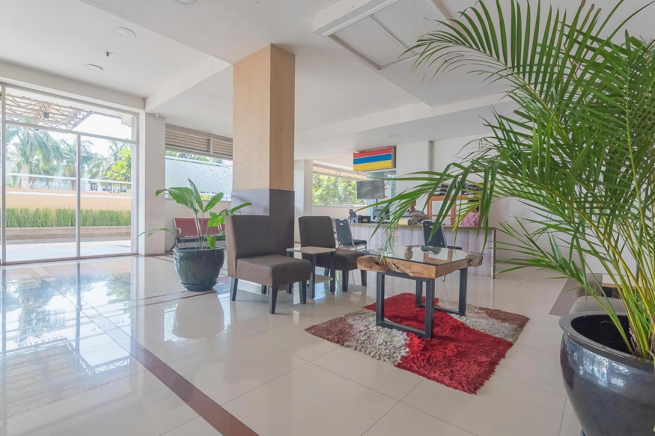 Reddoorz Apartment @ Emerald Towers Bandung Kültér fotó